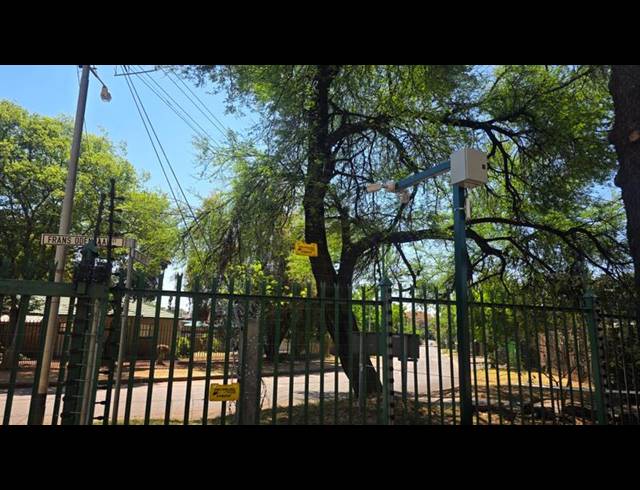 1 BEDROOM APARTMENT FOR SALE IN WEAVIND PARK